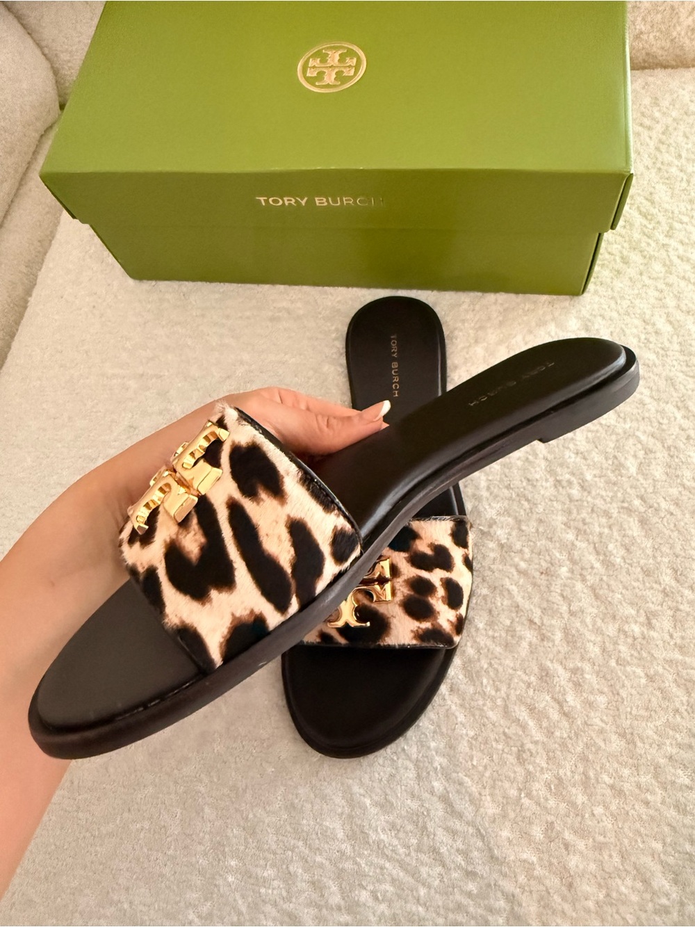 Tory Burch Everly Leopard Calf Hair Slide Sandals Logo Mule Flats 8 RUNS SMALL - Picture 7 of 9